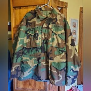 Army issued Cold Weather Field Coat. Size L. Woodland Camo
